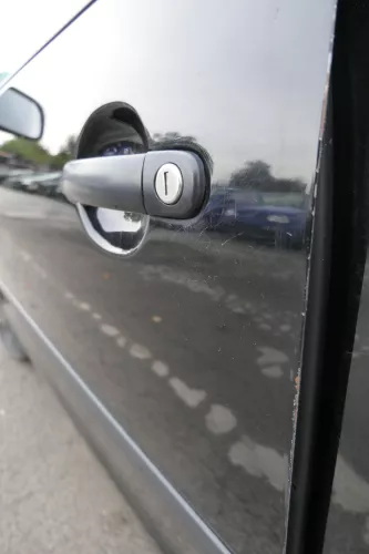 VW Polo 9N 9N3 Tür vorne links Fahrertür 2/3-Türer schwarz L041 ohneAnbautei (164331)