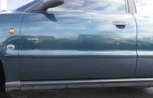 Audi A4 B5 Tür nur Türblatt vorne links Fahrertür grün LZ6U Kombi od Limo (164424)