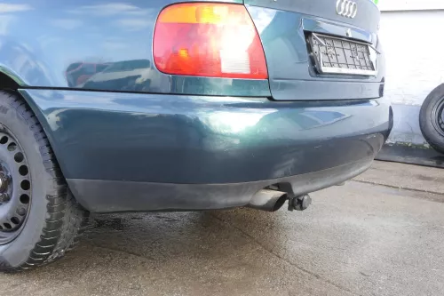 Audi A4 B5 Limousine Stoßstange hinten Heckstoßstange grün LZ6U biscaBj99 (164428)