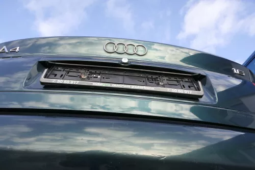 Audi A4 B5 Heckklappe hinten Klappe Kofferraumklappe Limousine grün LZ6U (164430)