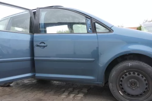 VW Touran 1T3 1T Tür vorne rechts Beifahrertür blau gürn LC5Q ohne Anbauteile