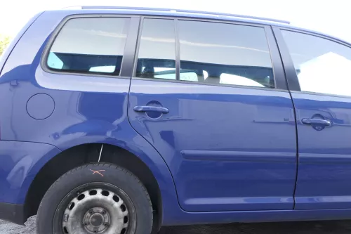 VW Touran 1T 1T3 Tür hinten rechts blau LL5M mit Scheibe - ohne Anbauteile (164490)