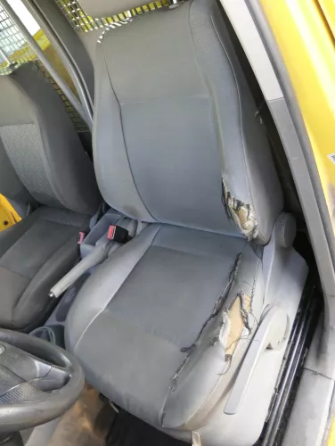 VW Caddy 3 2k Sitz Fahrersitz vorne links Fahrer (ohne Kopfstütze)