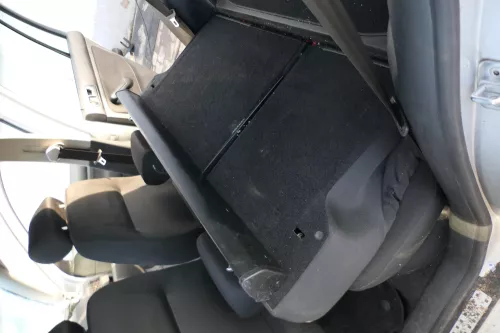 VW Bora Golf 4 Kombi Variant Hundegitter Trenngitter Gitter 1J9861691L + Halter