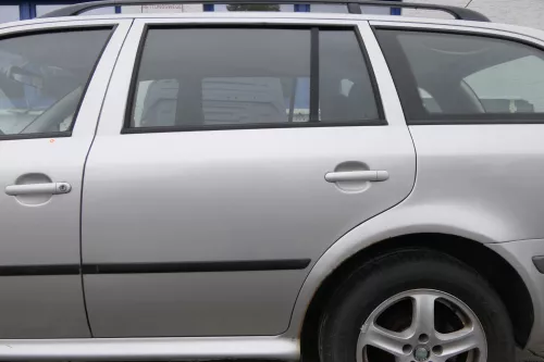 Skoda Octavia 1U5 Combi Kombi Variant Tür hinten links grau silber LF7T 9102 (164688)