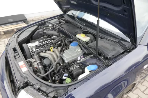 Audi A4 8E B6 1,6 2,0  Schloßträger Kühler Klima Träger 8E0805594B Wasser