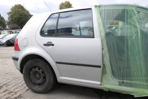 VW Golf 4 Limousine Tür hinten rechts silber grau LB7Z satinsilber (KEINkombi) (164929)