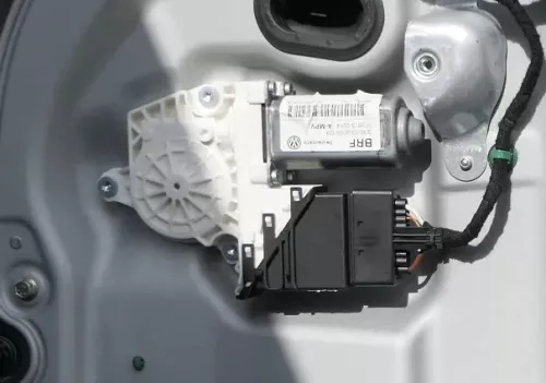 VW Touran 1T ektrischer Fensterheber Motor hinten rechts 1K0959704E L01