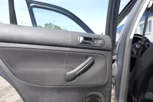 1x VW Golf 4 1J Kombi Türverkleidung Verkleidung Tür hinten links schwarz  (165037)