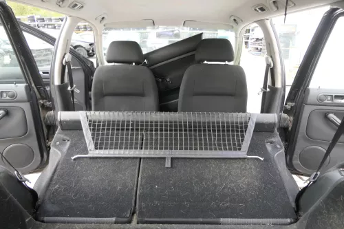 VW Bora Golf 4 Kombi Variant Hundegitter Trenngitter Gitter 1J9861691M + Halter (165039)