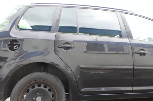 VW Touran 1T 1T3 Tür hinten rechts schwarz LC9Z (165049)