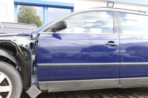VW Passat 3B 3BG 3B6 Kombi + Limo Tür vorne links Fahrertür blau LB5N ohneAnbaut
