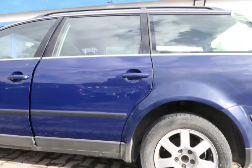 VW Passat 3B 3BG Kombi Variant Tür hinten links blau LB5N ohneAnbauteile