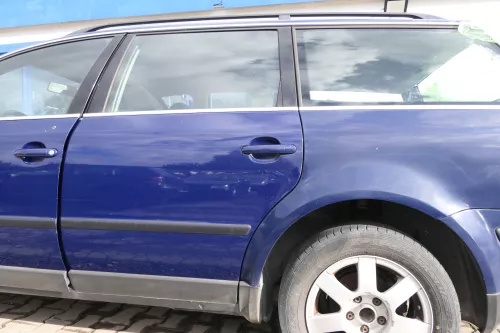 VW Passat 3B 3BG Kombi Variant Tür hinten links blau LB5N ohneAnbauteile