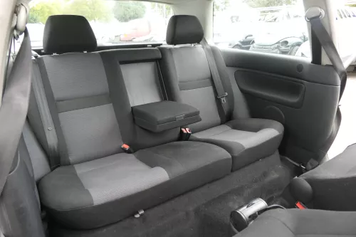 Golf 4 Limousine Sitz Rückbank Rücksitzbank Sitzfläche Sitze Kopfstützen schwar (165169)