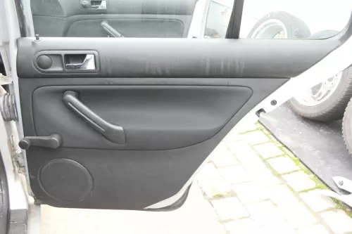 1x VW Golf 4 1J Limousine Türverkleidung Verkleidung Tür hinten rechts schwarz