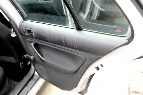 1x VW Golf 4 1J Limousine Türverkleidung Verkleidung Tür hinten rechts schwarz (165218)