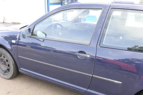 VW Golf 4 Tür vorne links Fahrertür 2/3-Türer blau LA5G ohneAnbauteile