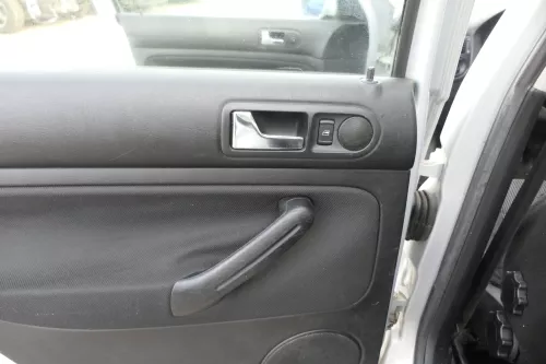 1x VW Golf 4 1J Kombi Türverkleidung Verkleidung Tür hinten links schwarz  (165297)