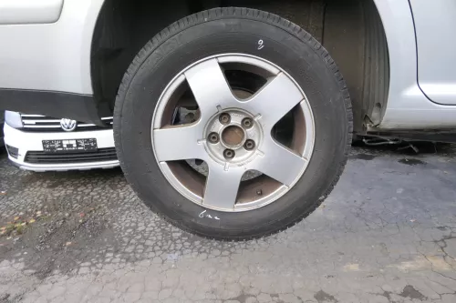 VW Golf 4 Beetle Alufelgen Felgen 195/65 R15 Allwetterreifen 1J0601025B 4-7mm (165314)