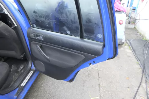 1x VW Golf 4 1J Kombi Türverkleidung Verkleidung Tür hinten rechts schwarz f (165370)