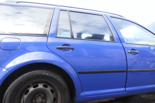 VW Golf 4 Bora Tür hinten rechts nur Kombi / Variant vlau LW5Z -ohne Anbauteil