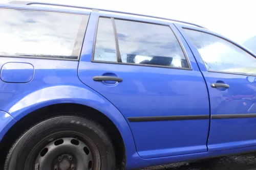 VW Golf 4 Bora Tür hinten rechts nur Kombi / Variant vlau LW5Z -ohne Anbauteil (165379)