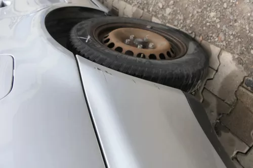 Audi A4 B5 Limousine Stoßstange hinten Heckstoßstange silber grau LY7M biscaBj99 (165397)