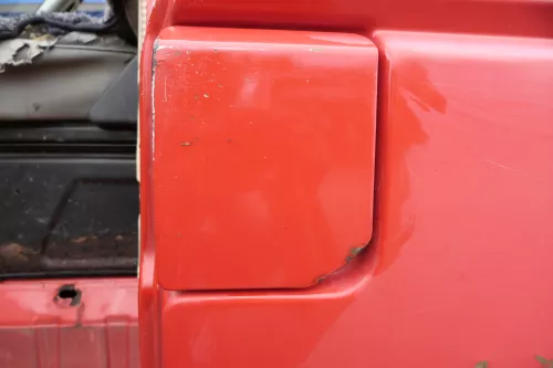 VW T4 Tankdeckel Tankklappe Tank Deckel Klappe rot (165432)