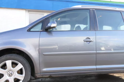VW Touran 1T 1T3 Tür vorne links Fahrertür grau LD7X OHNE Anbauteile Cross