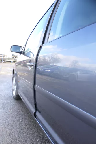 VW Touran 1T 1T3 Tür vorne links Fahrertür grau LD7X OHNE Anbauteile Cross (165560)