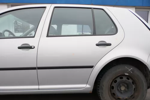 VW Golf 4 Limousine Tür hinten links silber grau LB7Z (KEINkombi) (165578)