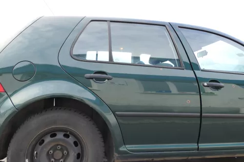 VW Golf 4 Limousine Tür hinten rechts grün LC6M (KEINkombi)