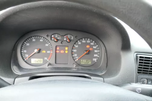 VW Golf 4 Tacho Tachometer Kombiinstrument 211.000km 1J0919860 1,4 16V 75PS 55kw