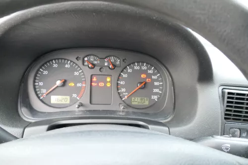 VW Golf 4 Tacho Tachometer Kombiinstrument 211.000km 1J0919860 1,4 16V 75PS 55kw (165616)
