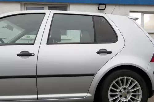VW Golf 4 Limousine Tür hinten links silber LA7W (KEINkombi)