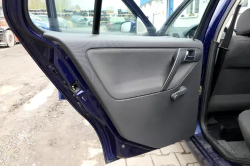 1x VW Polo 6N2 Türverkleidung Verkleidung Tür hinten links 4/5-Türer off-black  (165758)