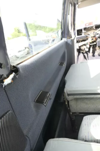 VW T4 Verkleidung Abdeckung Seite hinten links Multivan blau lagune