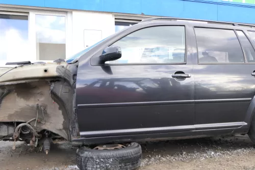 VW Golf 4 Bora Tür vorne links Fahrertür 4/5-Türer Kombi Variant schwarz LC9Z (166212)