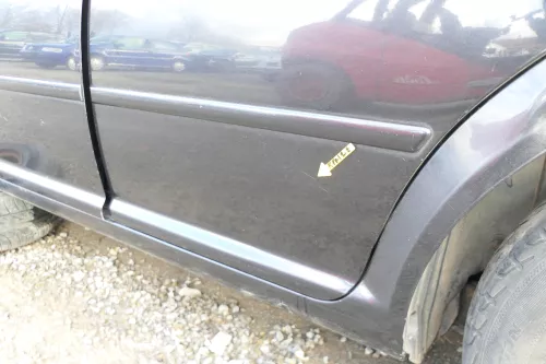 VW Golf 4 Bora Tür hinten links nur Kombi / Variant schwarz LC9Z ohne Anbauteil (166215)