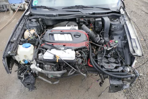 VW Golf 4 Bora Ölkühler Halter 2,3 AGZ Motor 150PS 110kw 066115403 -(1x an Motor