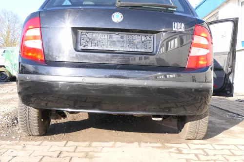Skoda Fabia 6Y Schrägheck Stoßstange hinten Heckstoßstange schwarz LF9R PDC (166391)
