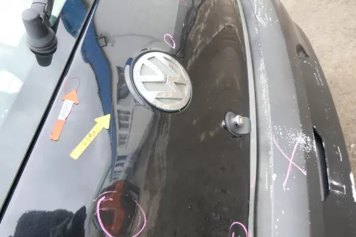 VW Fox 5Z Heckklappe Kofferraumklappe Klappe hinten + Scheibe schwarz L041 (166450)