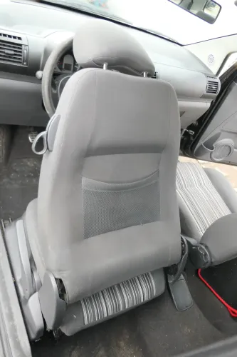VW Fox Sitz Fahrersitz vorne links OHNEAirbag höhenverstellbar  v (166454)