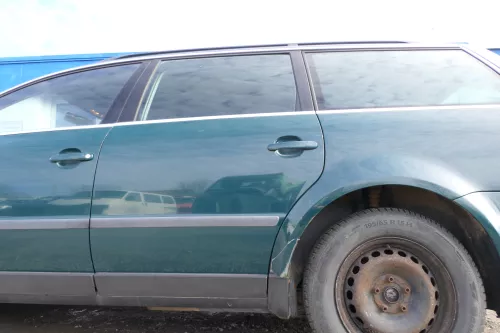 VW Passat 3B 3BG Kombi Variant Tür hinten links grün LB6G ohneAnbauteile