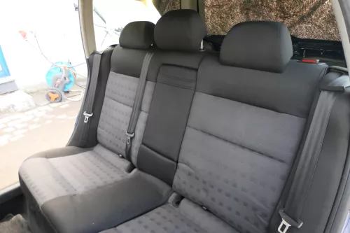 VW Passat 3B 3BG Kombi Variant Sitz Rückbank Rücksitzbank 3 Punkt Gurt Sport (166655)