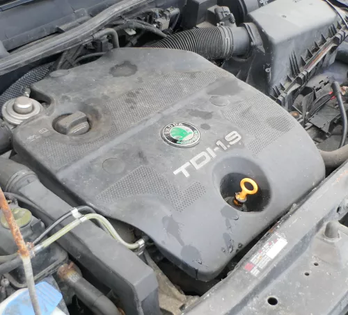 Skoda Octavia 1U Motorabdeckung Abdeckung Motor Blende 1.9 TDI AHF AGR ALH (166686)