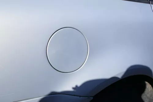 VW Passat 3B Limousine Tankdeckel Klappe Tankklappe Deckel Tank silber LB7Z