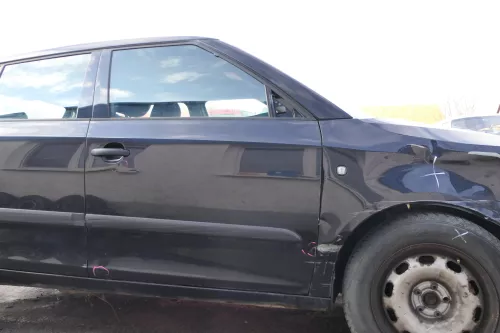 Skoda Fabia 5J Kombi + Limo Tür vorne rechts Beifahrertür schwarz LF9R - Mängel