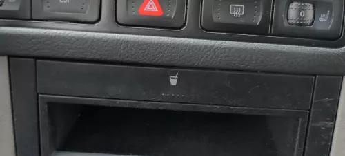 VW Golf 4 Bora Becherhalter Getränkehalter für Dosen Halter Getränke (167458)
